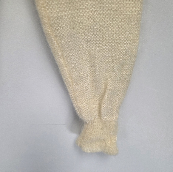 Banana Republic Mohair Blend Cream Women's Sweater Size Medium - Picture 3 of 6